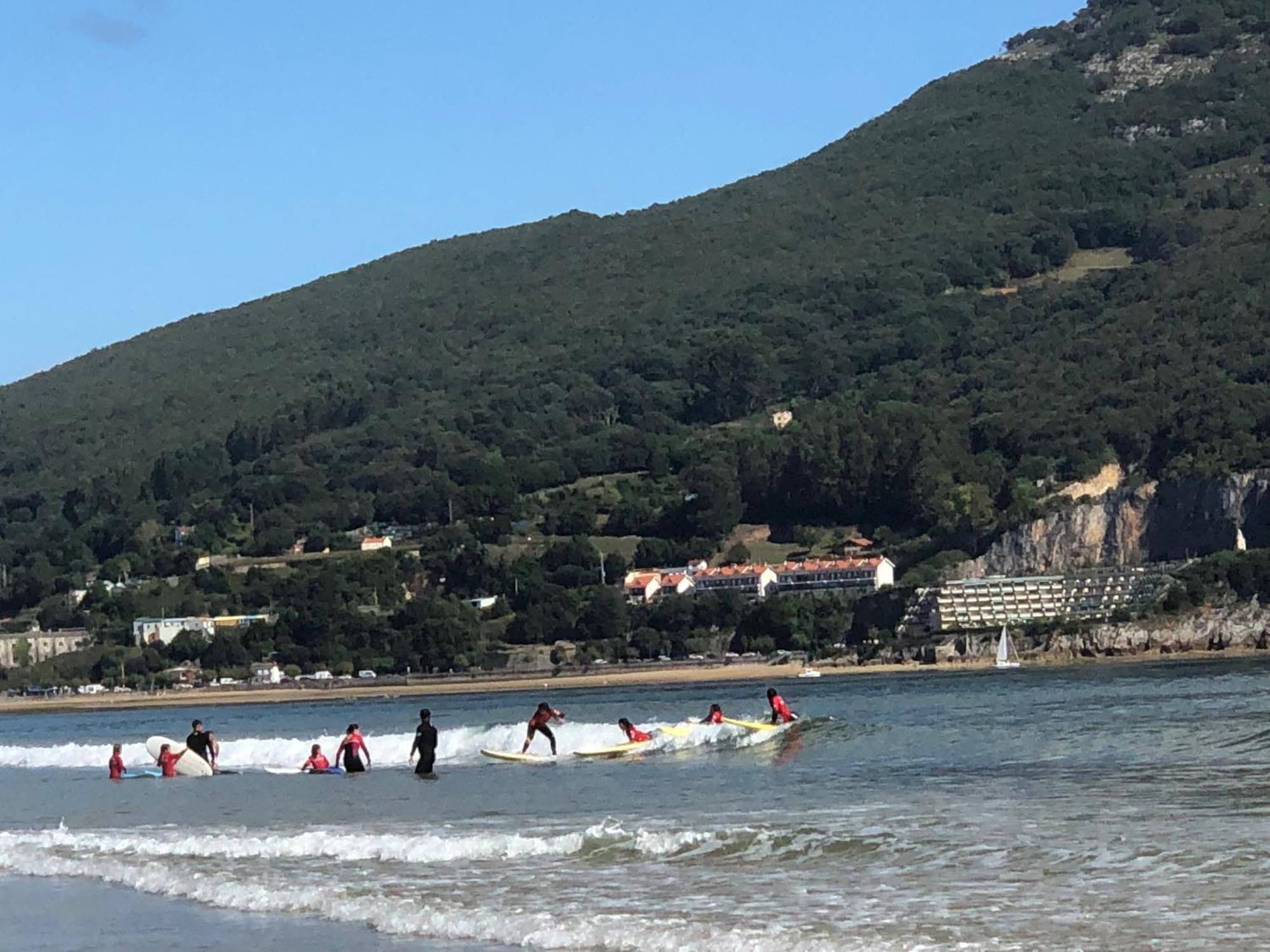 Chalet Al Lado De La Playa Con Piscina Privada, Jardin Y Barbacoa, Fronton, 6 Habitaciones Ларедо Экстерьер фото