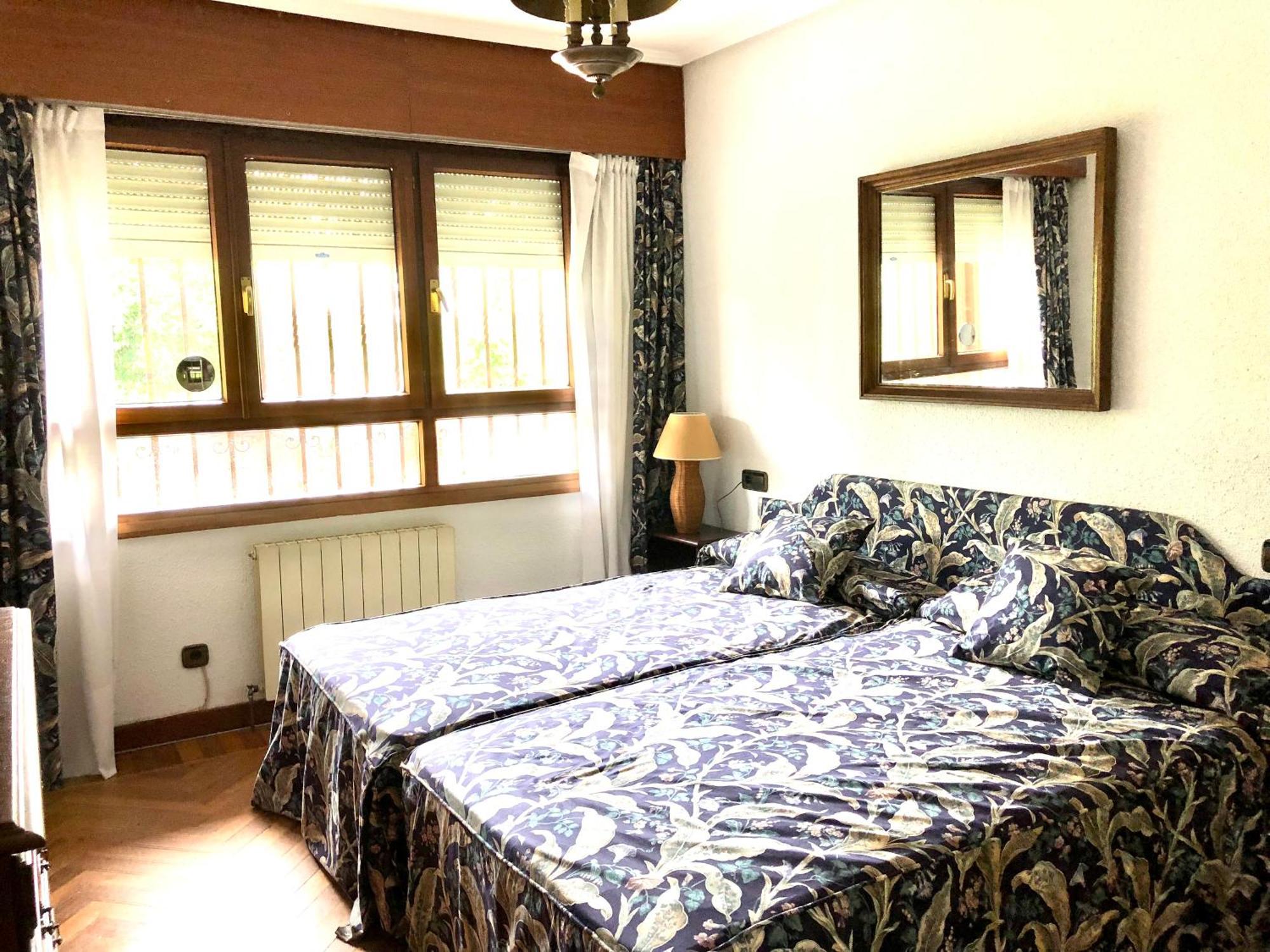 Chalet Al Lado De La Playa Con Piscina Privada, Jardin Y Barbacoa, Fronton, 6 Habitaciones Ларедо Экстерьер фото